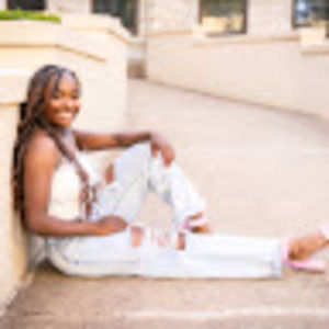 Meet your Posher, Ayrika